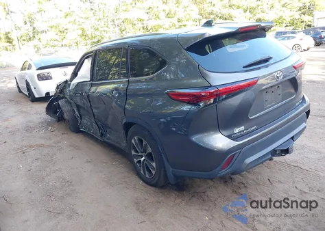 2021 Toyota Highlander Xle z USA, uszkodzony, nr VIN 5TDGZRBH5MS559168